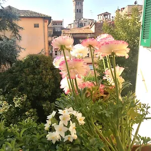 Alojamento de Acomodação e Pequeno-almoço Evelina, Lucca